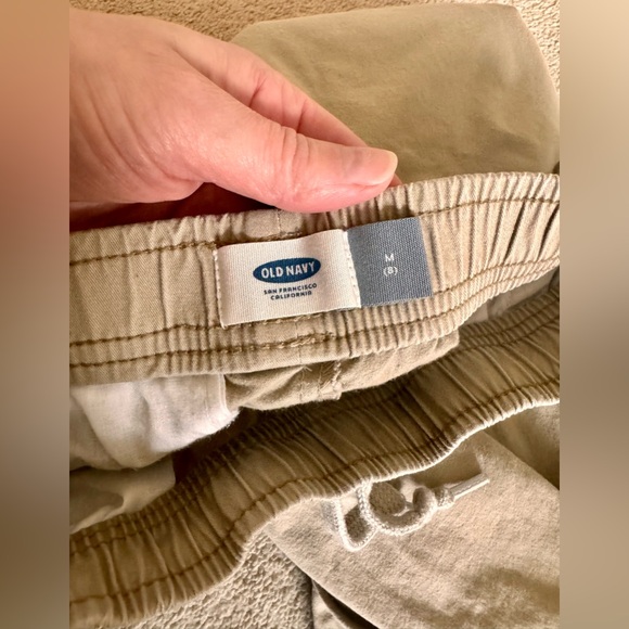 Joggers beige for boys. Brand:Old Navy, size: M (8). Like new condition. Cotton - Picture 2 of 4